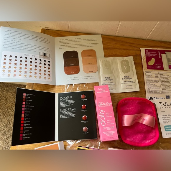 NWOT 29 Piece Beauty Bundle Fragrance Skincare Makeup Hair Sunscreen - Picture 2 of 11